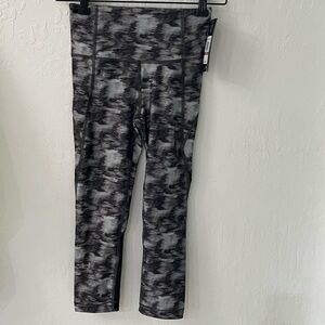 Under Armour Camo Mesh Compression Crop Ankle Legging XS